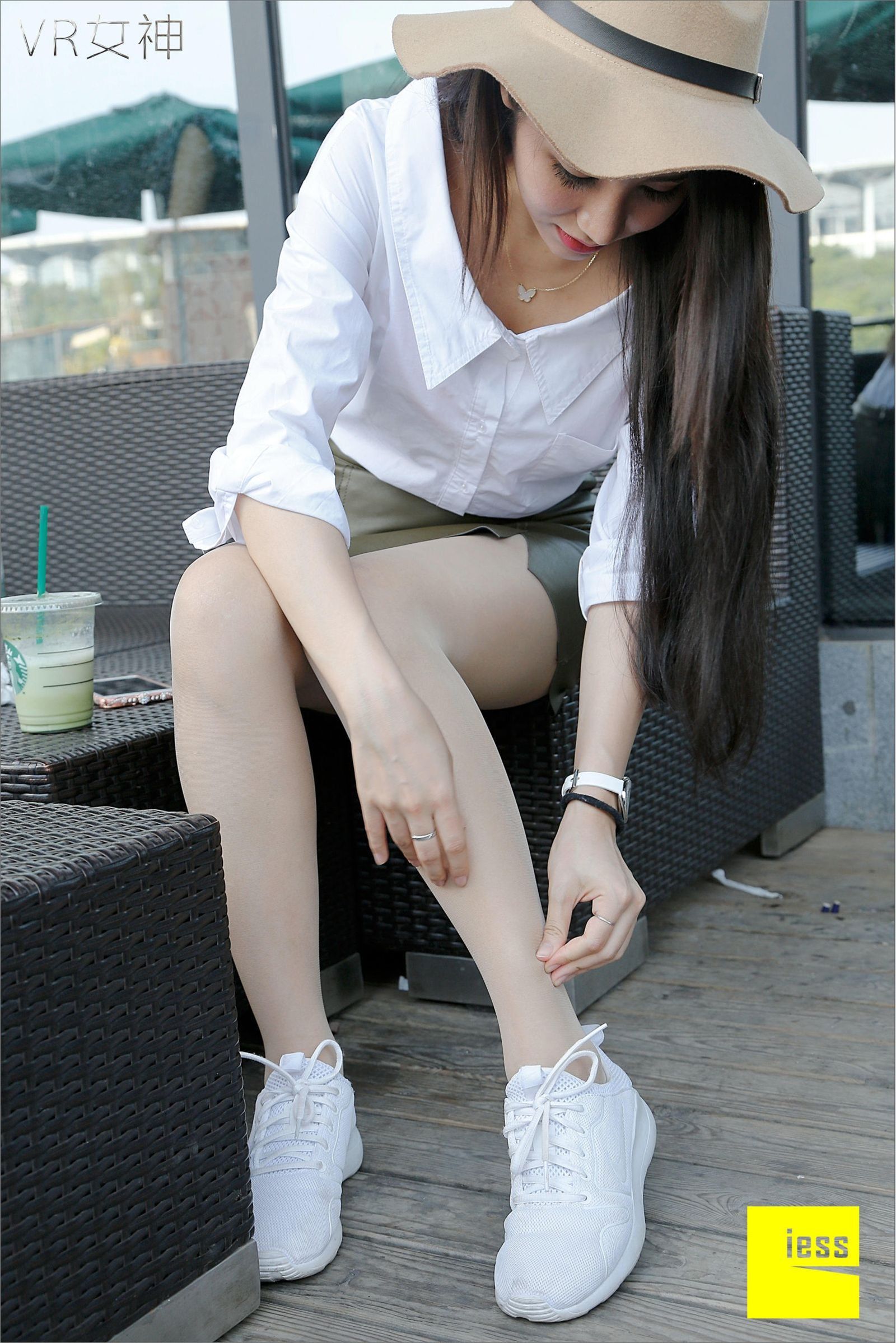 [IESS]异思趣向 女主播SASA 白球鞋的丝足梦游